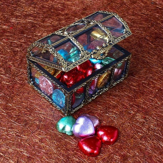 VALENTINE HEART Chocolate Gift CHOCOLATE Chocolate heart in Treasure Box (Pack of 2)